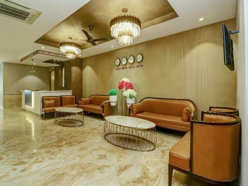 Hôtel Capital O 28086 Sindhura Grand à Haïdarabad Extérieur photo