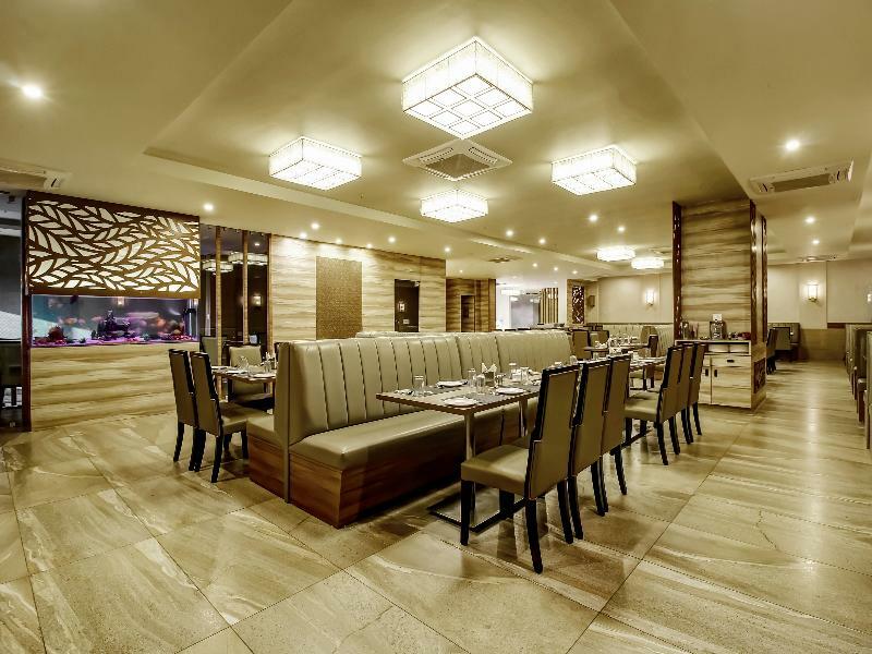 Hôtel Capital O 28086 Sindhura Grand à Haïdarabad Extérieur photo