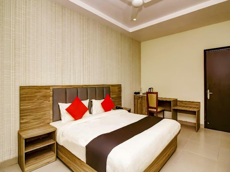 Hôtel Capital O 28086 Sindhura Grand à Haïdarabad Extérieur photo