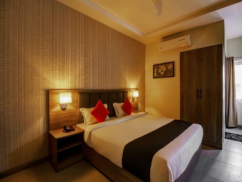 Hôtel Capital O 28086 Sindhura Grand à Haïdarabad Extérieur photo
