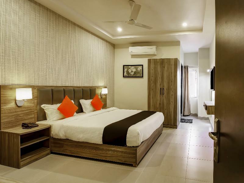 Hôtel Capital O 28086 Sindhura Grand à Haïdarabad Extérieur photo