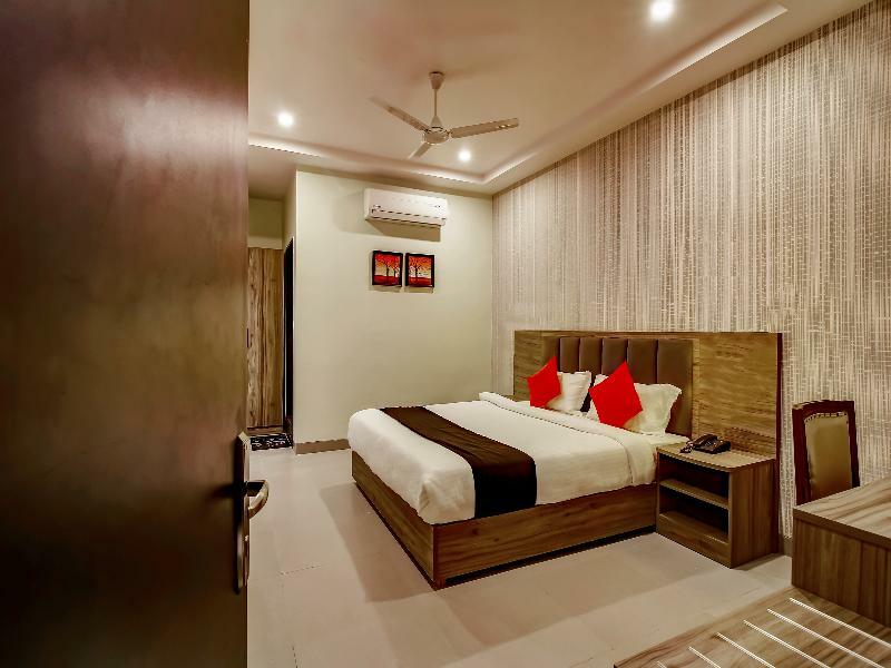 Hôtel Capital O 28086 Sindhura Grand à Haïdarabad Extérieur photo